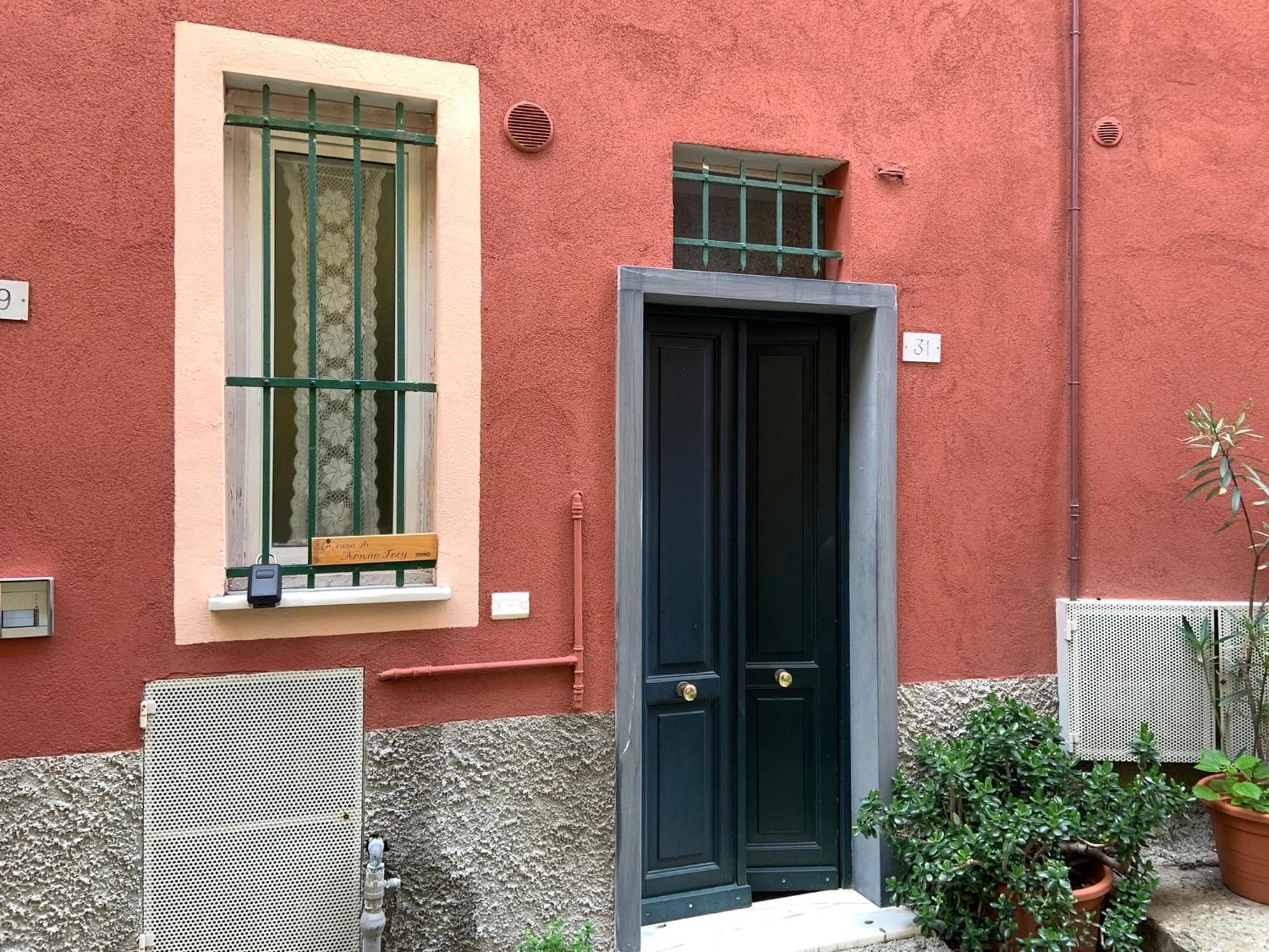 モンテロッソ・アル・マーレLa Casa Di Nonno Freyアパートメント エクステリア 写真